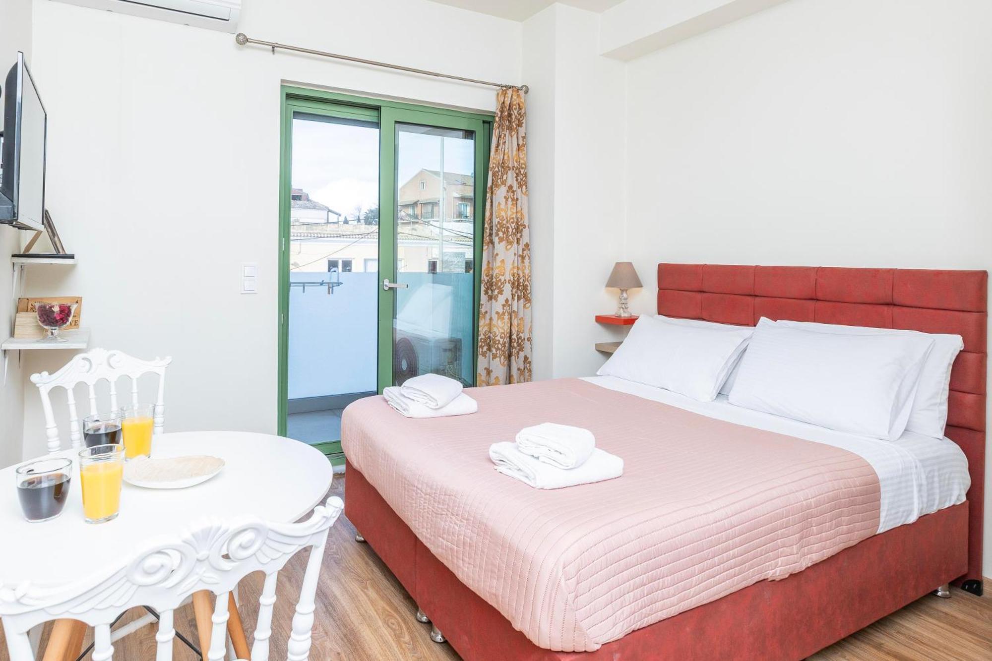 Domenicas Corfu Alepou